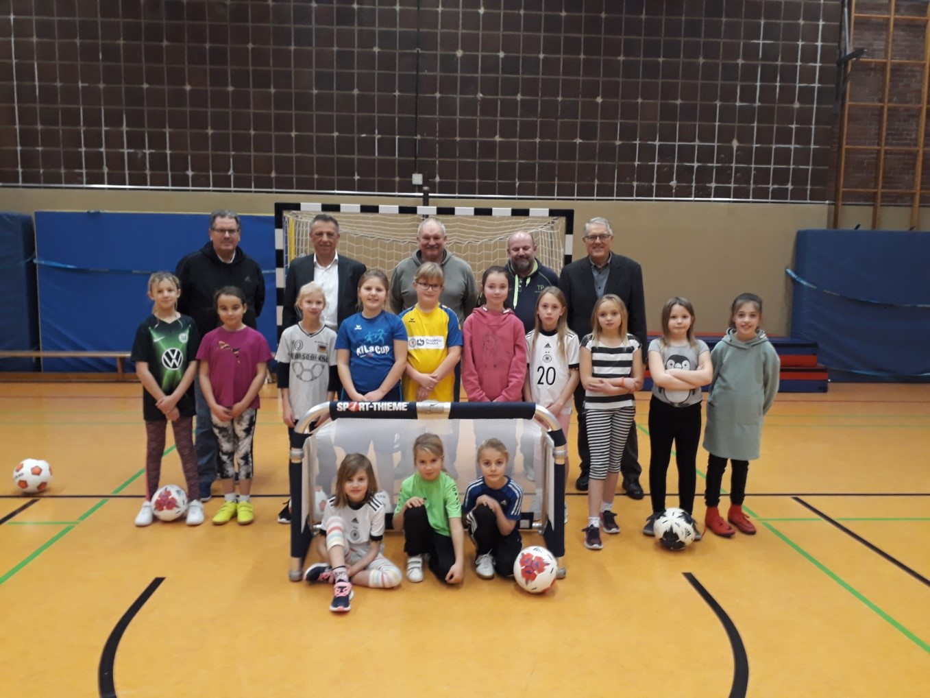 Der KSB überrascht die jüngsten Mädchen